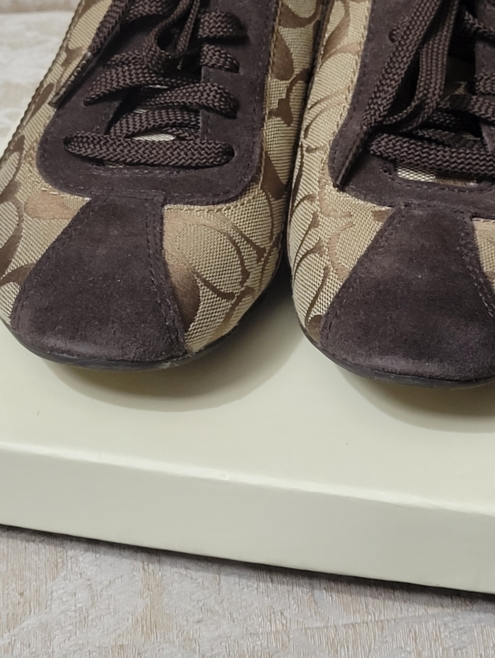 COACH Hilary in Khaki - Picture 6 of 11